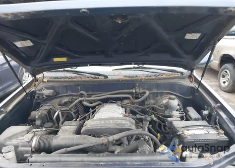 2003 Toyota Sequoia Sr5 V8 z USA, uszkodzony, nr VIN 5TDBT44A53S181558